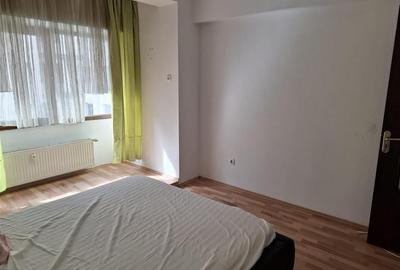 Inchiriere apartament 3 camere in Ploiesti,  zona 9 Mai - 4