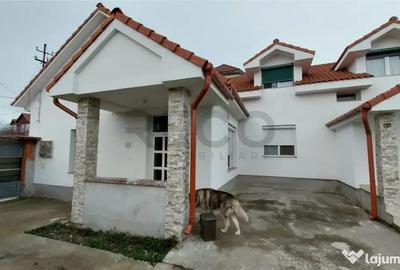 Casă cu 7 camere cu Teren 2203 Mp în Sântion - 9