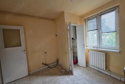 Apartament cu 3 camere decomandat în Progresul - 15