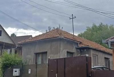 Casă cu Teren 500 Mp în Central - 1