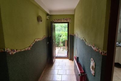 Casă cu 3 camere cu Teren 1640 Mp în Central - 2