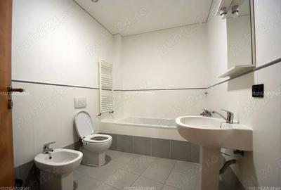 Spațiu comercial, de 90 mp, în Central - 3