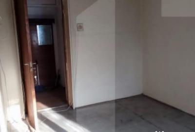 Apartament cu 3 camere decomandat în Giurgiului - 9