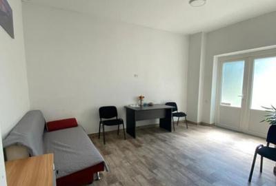 Spa?iu comercial, de vanzare, cu 2 camere decomandate, 37 m