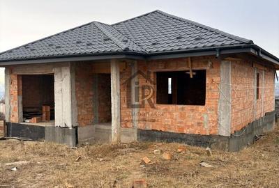 Casă cu 4 camere cu Teren 350 Mp în Bucium - 3