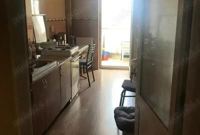 Decomandat cu 2 bai si 2 balcoane in bloc anvelopat termic