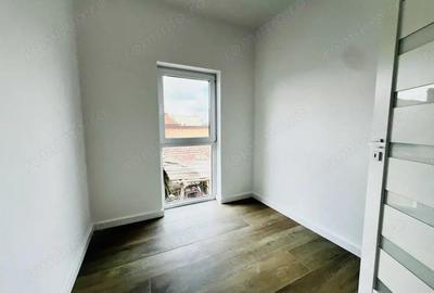 Casă cu 5 camere cu Teren 220 Mp în Mehala - 8