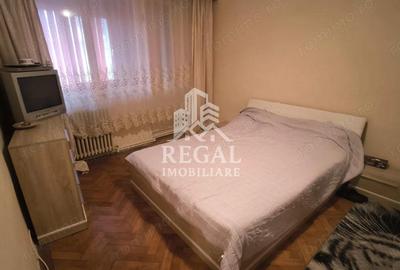 Apartament 3 camere de vanzare Zona Micro 4 (langa Supeco) - 2