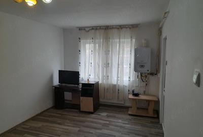 Garsonieră decomandată în Central - 1