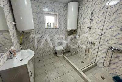 Casă cu 5 camere cu Canalizare în Cristian - 6