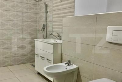 Apartament cu 4 camere semidecomandat în Central - 1
