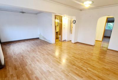 Inchiriez apartament 3 camere nemobilat zona Micalaca - ID : RH-43738 - 8