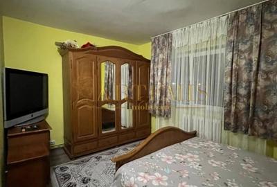 Apartament de 3 camere, decomandat, 70 mp., zona Lama - 7