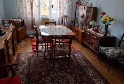 Apartament cu 3 camere decomandat în Central - 3