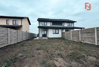 Duplex cu 4 camere cu Canalizare în Săcălaz