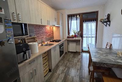 Apartament cu 3 camere semidecomandat în Central - 8