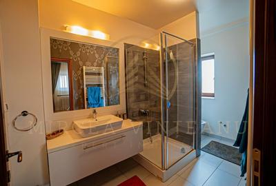 Casă individuală cu 11 camere cu Canalizare în Tomis II - 40