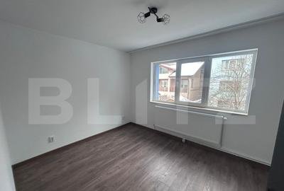 Apartament cu 3 camere semidecomandat în Rovine - 4