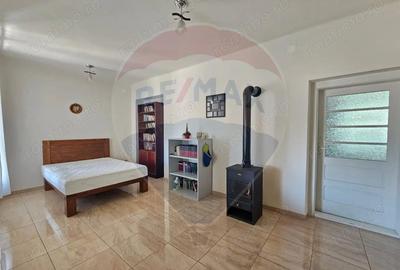 Casă cu 2 camere cu Teren 719 Mp în Central - 9
