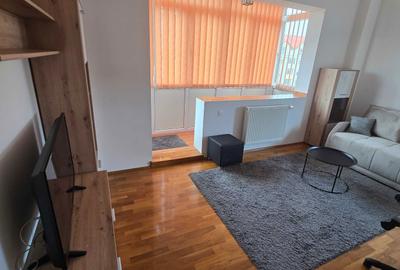 Apartament cu 3 camere decomandat în Central - 8