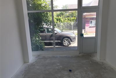 Spatiu comercial la in Rogerius zona Lacul Rosu - 9