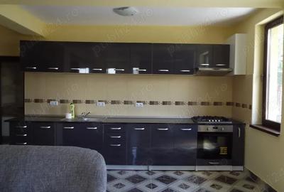 Casă cu 5 camere cu Teren 500 Mp în Episcopia Bihorului - 1