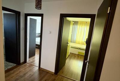 Apartament cu 3 camere decomandat în Micro 12 - 6