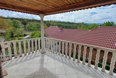 Casă cu 3 camere cu Teren 526 Mp în Vinerea - 7