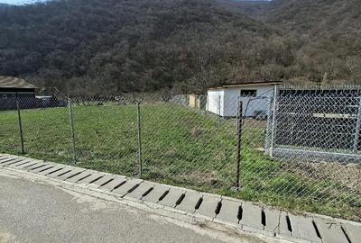 Teren de 1025 mp, în Central - 3