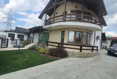 Casă cu 6 camere cu Teren 500 Mp în Central - 2