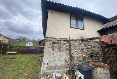 Casă cu 4 camere în Loturi - 1