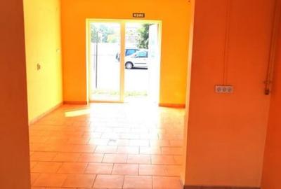 Spațiu comercial, de 23 mp, în Central - 7