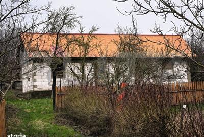 Casă cu 3 camere cu Teren 1000 Mp în Schitu Duca - 6
