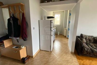 Apartament de vânzare, 3 camere, 54 mp, Plopilor - 5