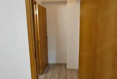 Garsonieră decomandată în P-ța Universității - 2