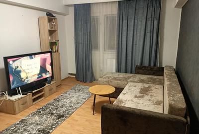 Apartament cu 2 camere semidecomandat, mobilat în Tătărași