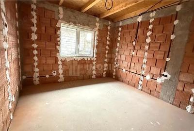 Casă cu Teren 500 Mp în Mocira - 2