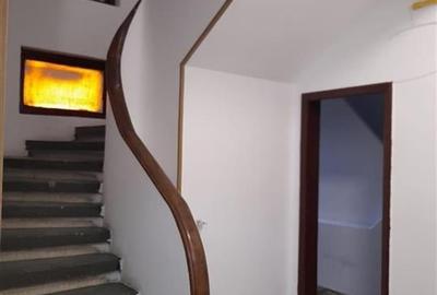 Apartament 4 camere | et 4/5+m | bloc interbelic |  lift | renovat interior - ex - 35