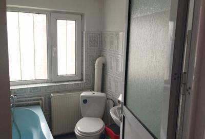 Casă cu 4 camere cu Teren 50 Mp în Central - 1