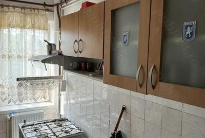 Apartament cu 3 camere decomandat în Caracal - 9
