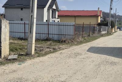 Teren de 600 mp, în Proaspeți - 1
