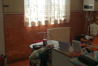 Casă cu Teren 300 Mp în Central - 1