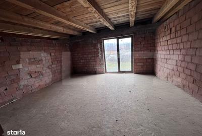 Casă cu Teren 3730 Mp în Stremț - 19