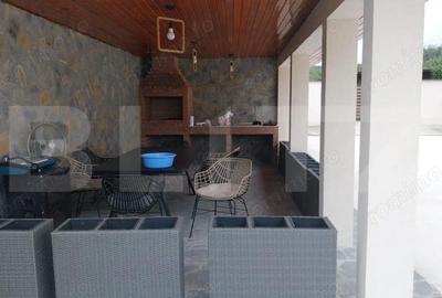 Casă cu Teren 873 Mp în Central - 5