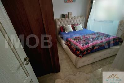 Apartament 3 camere , Zona Targul Saptamanal, mobilat si utilat, 2 locuri parcar - 4