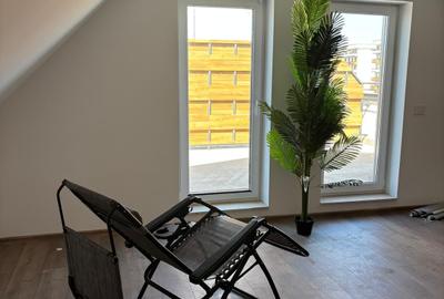 Apartament cu 4 camere decomandat, mobilat în Tractorul - 14