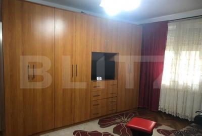 Apartament cu 4 camere semidecomandat, mobilat în Micro 14 - 14
