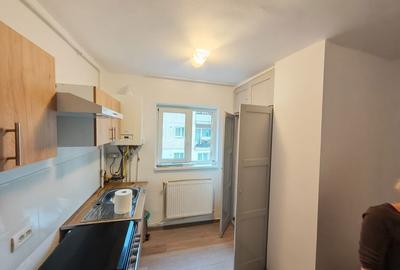 Apartament cu 2 camere semidecomandat în Cetate