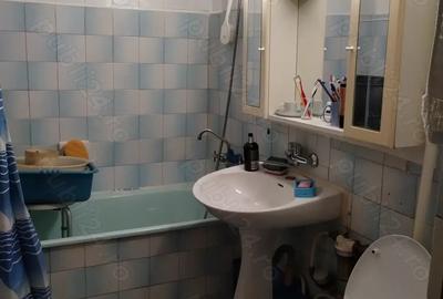 Schimb apartament 2 camere decomandat et.3 cu similar parter sau et.1 - 2
