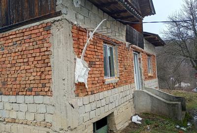 Casă cu 4 camere în Mălureni - 2